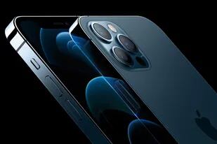 El nuevo iPhone 12 Pro tiene una cámara normal, un gran angular y un zoom óptico 4x; el Pro Max, de 5x