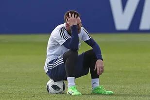 Leo Messi busca dejar atrás el mal momento anímico que produjo el empate ante Islandia