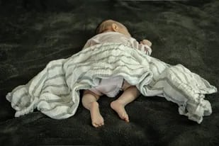 Dormir a los bebés boca arriba es el primer consejo de prevención que dan los pediatras