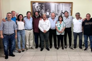 Máximo Kirchner, reunido con gremialistas aliados en la sede de la Federación Gráfica