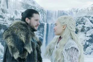 Un breve interludio romántico antes de que la guerra (y su verdadero parentesco) amenacen la relación entre Jon Snow y Dany en "Winterfell", el primer capítulo de la octava temporada de Game of Thrones