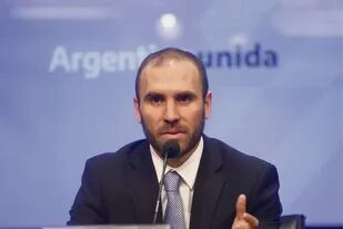 El ministro de Hacienda, Martín Guzmán, ayer, en conferencia de prensa