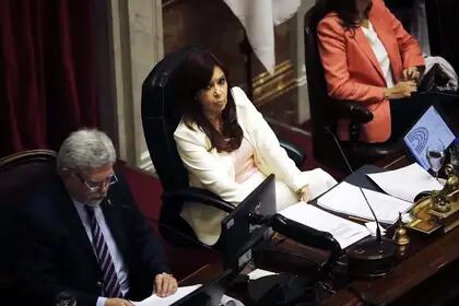 La vicepresidenta Cristina Kirchner estuvo al frente de la sesión del Senado
