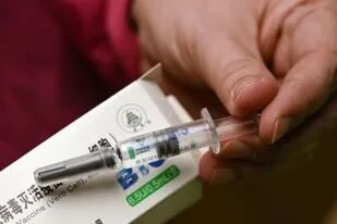 Em Bolivia detuvieron a un alto cargo de Sanidad por robar vacunas Sinopharm para sus familiares