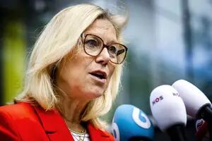 Amenazas de muerte y misoginia: las razones que llevaron a la vicepremier holandesa a abandonar la política