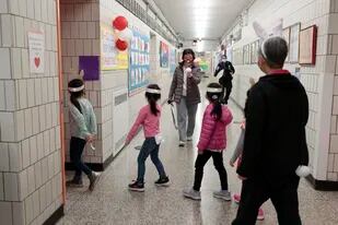 Una escuela de Nueva York, con protocolos por la pandemia. (Photo by Michael Loccisano/Getty Images)