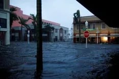 Ian pierde fuerza y ya es tormenta tropical, pero permanece la alarma en Florida y se anticipan efectos devastadores