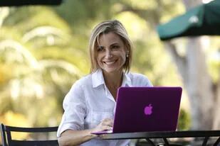 Hay portales que permiten a mujeres profesionales de todo el mundo tener un empleo desde casa para grandes compañías