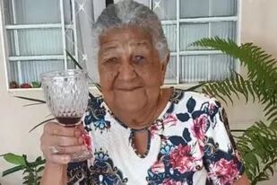 Doña María, de 101 años, le pidió a su bisnieta que entregara su currículum a la jefa de Recursos Humanos de una empresa porque quiere trabajar y no depender de nadie