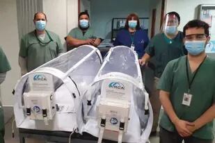 La cápsula para transportar enfermos de coronavirus creada en San Juan por técnicos y bioingenieros del Servicio de Ingeniería Clínica del Hospital Guillermo Rawson