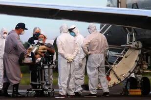 Traslado en aviones de pacientes con Covid-19 en Manaos, donde surgió la llamada "cepa brasileña"