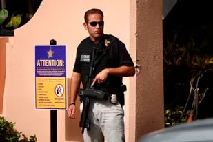 Un agente del servicio secreto en Mar-a-Lago, Palm Beach