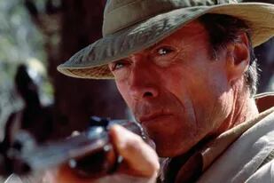 En Cazador blanco, corazón negro, Clint Eastwood recrea la obsesión que experimentó John Huston cuando filmó La reina africana, con Humphrey Bogart, Katharine Hepburn y Lauren Bacall