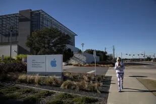 Apple dijo que construiría un campus de 1000 millones de dólares en Austin, por lo que expandiría su presencia en la ciudad contratando a más de 11.000 trabajadores y convirtiéndose en el empleador privado más grande de la zona