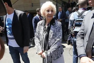 Estela Carlotto tiene 90 años y contó que ya recibió la primera dosis de la Sputnik V.