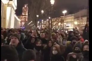 Protesta en San Petersburgo contra la guerra en Ucrania.