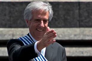 El expresidente de Uruguay Tabaré Vázquez, que falleció hoy, tuvo una relación pendular con la Argentina, que osciló entre conflictos diplomáticos graves y acercamientos cordiales