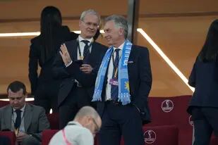 Mauricio Macri presente en el partido entre Argentina y Polonia en el estadio 974, junto a Claudio Ranieri, ex entrenador italiano