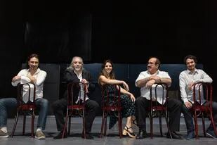 El director Jorge Mazzini, el cantaor Baldomero de Cádiz, los bailarines Luján Obron y Gastón Stazzone, y el violinista Gabriel Espósito, de Piazzolla Flamenco