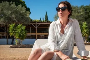Olivia Colman en The Lost Daughter, la adaptación de la novela de Elena Ferrante que dirigió Maggie Gyllenhaal, premiada en Venecia y uno de los films que se podrán ver en Mar del Plata