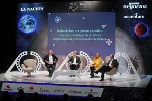 Galli (Newsan), José Del Rio (LA NACION); Mociulsky (Trendsity) y López (Ford)
