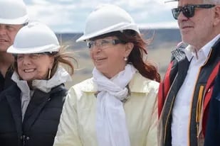 Alicia y Cristina Kirchner, junto a Gerardo Ferreyra, de Electroingeniería