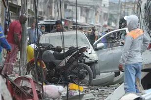 Ataque con explosivos en Ecuador: al menos 5 muertos y 17 heridos por una fuerte detonación en un barrio de Guayaquil.