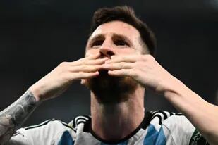 Lionel Messi es alabado en cada rincón del país y su relación con el hincha argentino está mejor que nunca