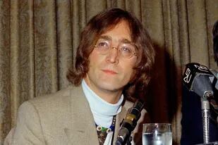 John Lennon cumpliría 80 años este viernes 9 de octubre. Fue uno de los músicos más importantes de la segunda mitad del siglo XX, con The Beatles y, luego, en su prolífica carrera solista y en compañía de su amada Yoko Ono