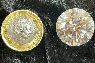 El diamante tiene el tamaño de una moneda de una libra