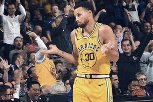 Stephen Curry: 51 puntos en 32 minutos y 11 triples