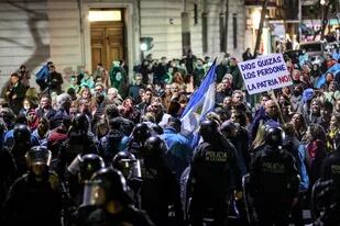 Cacerolazos frente a la casa de Cristina Kirchner