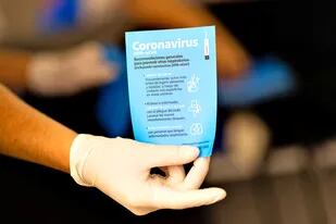 Habilita a los empleados que "no posean confirmación médica de haber contraído el coronavirus" a establecer con las patronales las condiciones para realizar tareas desde lugares de aislamiento