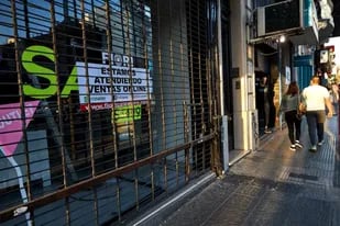 Entre las nuevas flexibilizaciones para la Ciudad Autónoma de Buenos Aires se espera que vuelvan a abrir gran parte de los 70.000 los comercios de cercanía en todos los barrios que debieron cerrar el 1° de julio cuando se endureció la cuarentena
