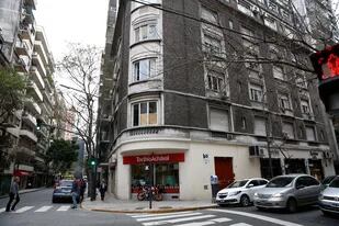 El departamento de Juncal y Uruguay, en el barrio de Recoleta, donde vive Cristina Kirchner