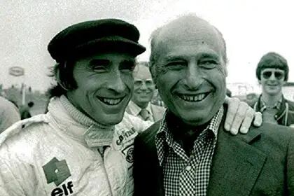Jackie Stewart junto a Juan Manuel Fangio: dos leyendas de las pistas