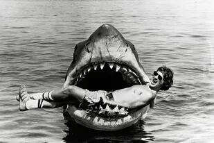 Spielberg, relajado durante el rodaje de la película que lo cimentó como uno de los grandes directores de Hollywood
