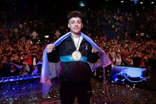 Trueno le ganó a Wolf en la final y se convirtió en el campeón más joven de la historia de Batalla de los Gallos en Argentina