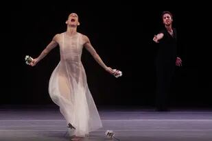 Impactante escena del segundo acto de "Giselle", de Jorge Amarante, que se estrenó el sábado en El Nacional
