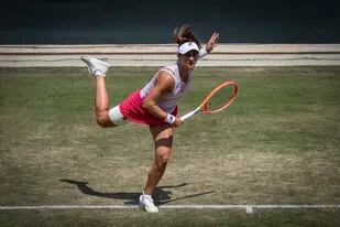 La tenista argentina Nadia Podoroska avanzó a los cuartos de final del WTA 250 de Bad Homburg, sobre césped, al vencer a la rumana Patricia Tig.