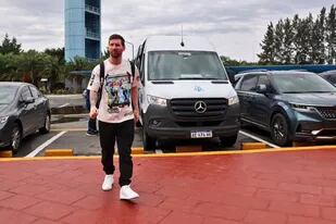 Messi llegando al predio de la AFA