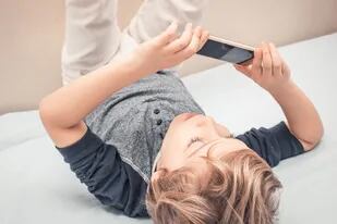 Los científicos descubrieron los cambios que sufren los cerebros de los chicos que utilizan dispositivos móviles desde pequeños