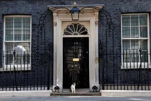 El número 10, de Downing Street, espera un nuevo lider