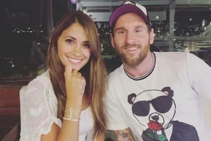 Lionel Messi, Antonela Roccuzzo y los suyos partieron desde el aeropuerto de Rosario en dos aviones privados rumbo a Miami para disfrutar de unas vacaciones con familia y amigos