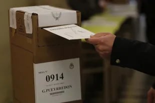 Urna en las elecciones legislativas en 2017