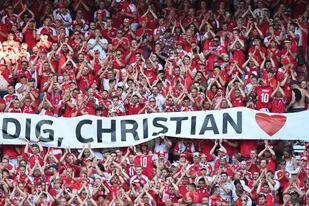 Muchos homenajes en apoyo a Christian Eriksen se llevaron a cabo durante el partido en el que disputaron Dinamarca y Bélgica por la Eurocopa