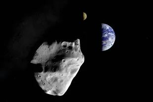 Durante 2020, la NASA anunció que varios objetos pasaron cerca de nuestro planeta; un asteroide en particular llamó la atención por sus enormes dimensiones