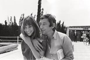 Cantante y actriz, tuvo tres amores conocidos –el más emblemático fue Serge Gainsbourg–, tres hijas y una vida marcada por la pasión y el drama. A los 74, la it girl tiene cinco nietos y vive en París, donde sigue componiendo y cantando