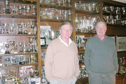 Los Harriott, Alfredo y Juancarlitos, y la vitrina de trofeos hace 10 años: se los robaron