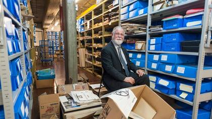 Archivo de donaciones: "Este sector es como un semillero de la biblioteca, un gran invernadero donde podemos ver las plantas crecer y florecer para los usuarios futuros"